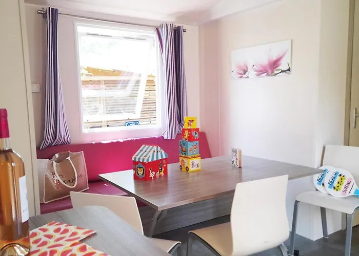 مكان تخييم Tikayan La Celestine - Maeva Beynes (Alpes-de-Haute-Provence)